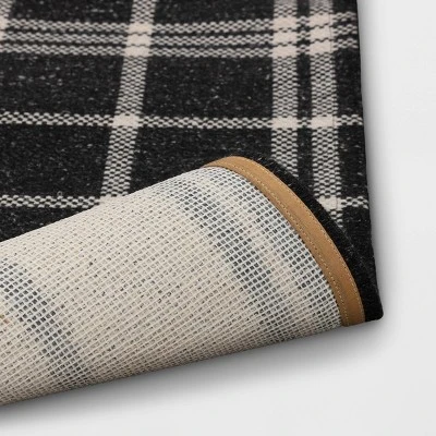 2'x3' Indoor/Outdoor Woven Tapestry Rug Black - Threshold™ 3 2'x3' Indoor/Outdoor Woven Tapestry Rug Black - Threshold™ - Image 3